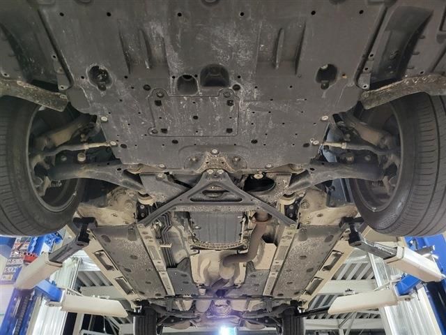 Toyota CROWN SEDAN 2017-10 16882-12