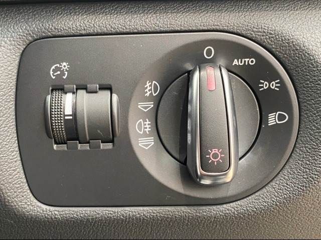 Audi A3 2009-10 28590-8