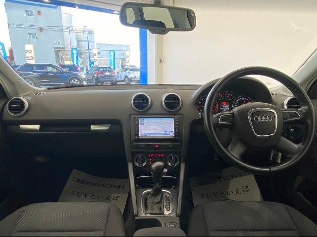 Audi A3 2009-10 28590-1