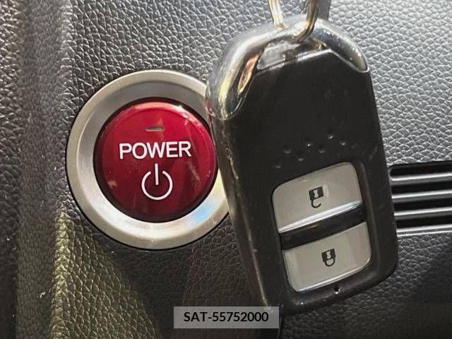 Honda FIT HYBRID 2017-08 360282-6