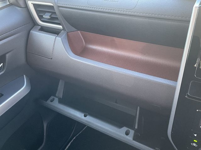 Toyota ROOMY 2020-05 187718-19