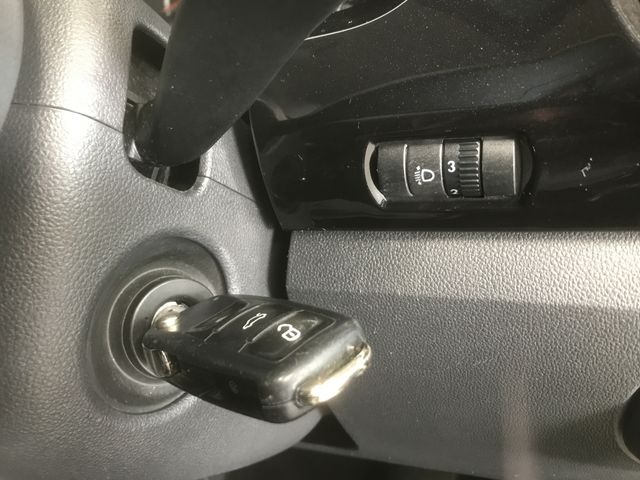 VolksWagen UP! 2013-02 182414-21