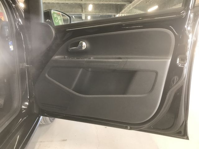 VolksWagen UP! 2013-02 182414-23