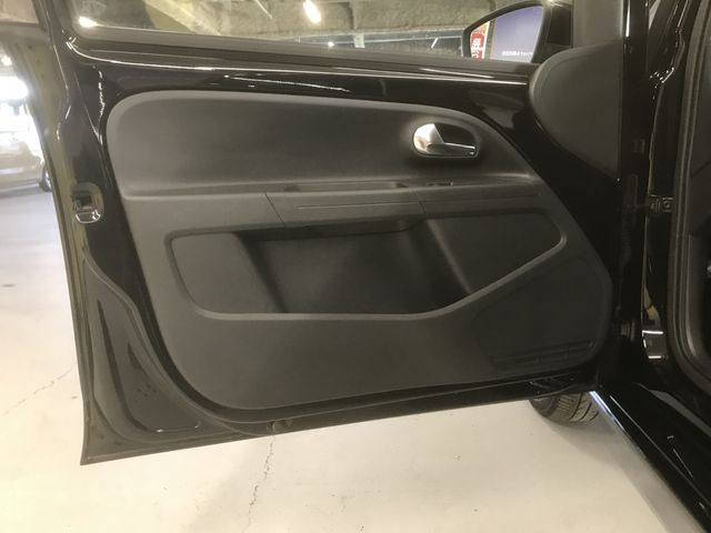 VolksWagen UP! 2013-02 182414-24