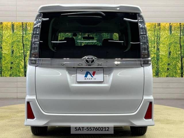 Toyota VOXY 2015-04 224562-16