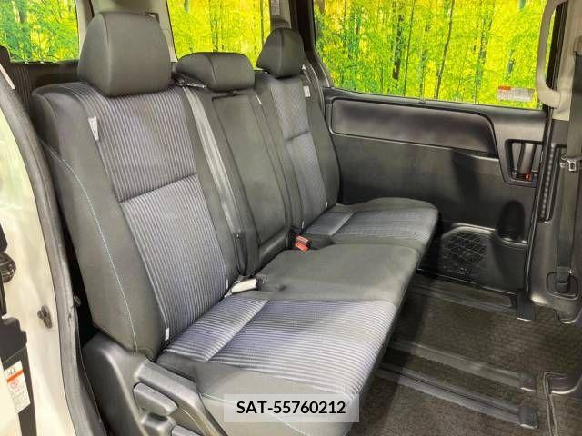 Toyota VOXY 2015-04 224562-9