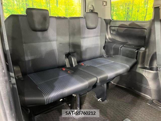 Toyota VOXY 2015-04 224562-10
