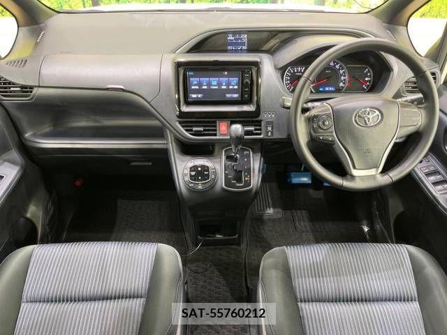 Toyota VOXY 2015-04 224562-1