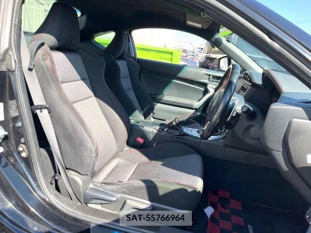 Subaru BRZ 2017-02 216118-8