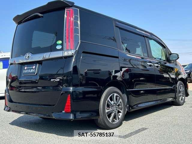 Toyota NOAH 2020-01 321652-4