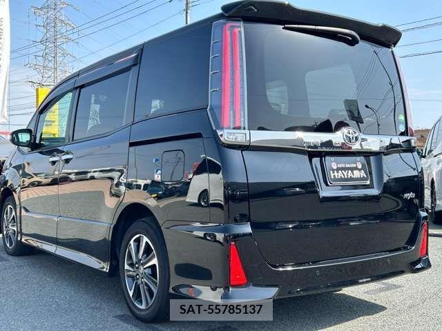 Toyota NOAH 2020-01 321652-6