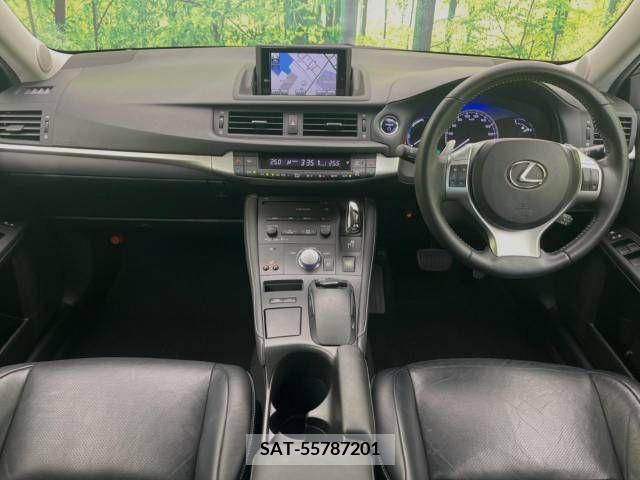 Lexus CT 2011-06 362702-1