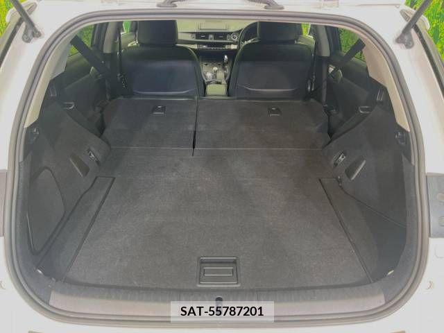 Lexus CT 2011-06 362702-11
