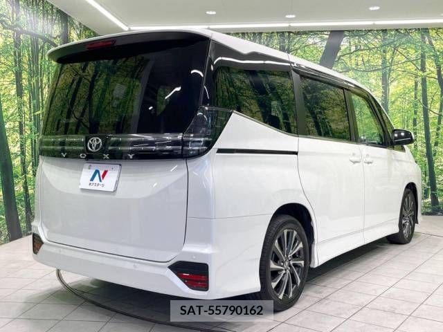 Toyota VOXY 2022-11 336663-18