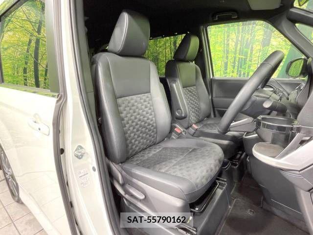 Toyota VOXY 2022-11 336663-8
