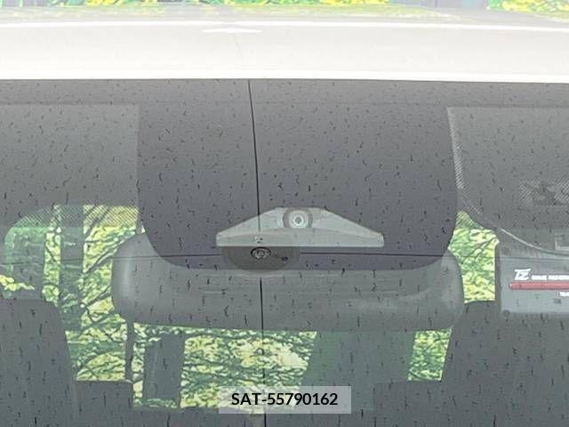Toyota VOXY 2022-11 336663-2
