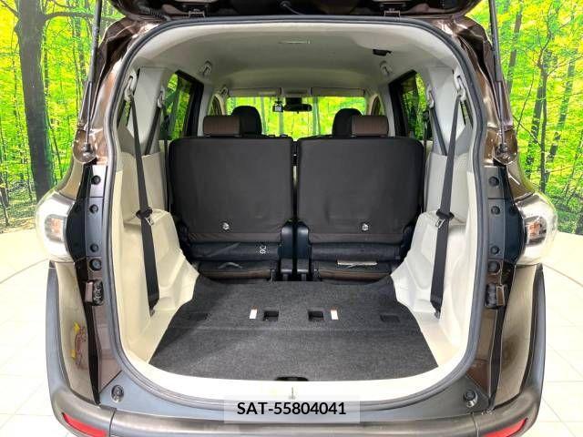 Toyota SIENTA 2015-10 240734-11