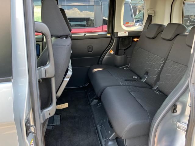 Toyota ROOMY 2018-08 20284-9