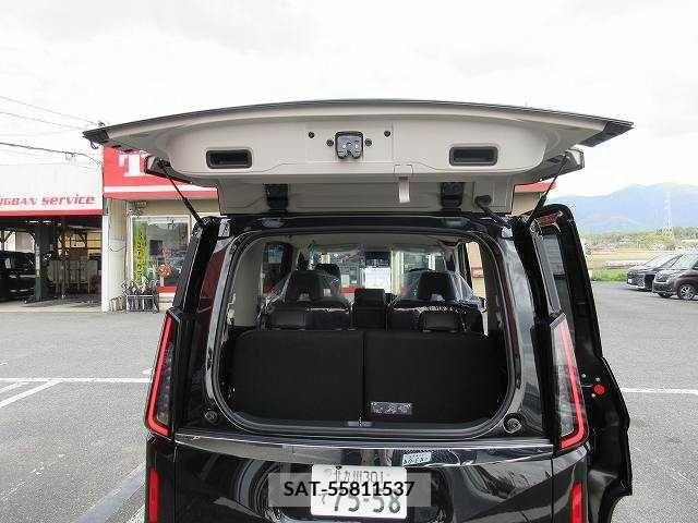 Nissan SERENA 2024-03 377521-14
