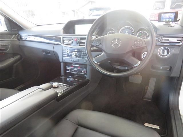 Mercedes Benz E-CLASS 2010-11 188308-8