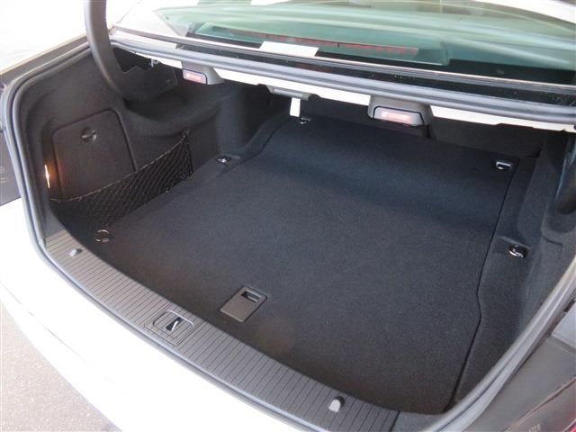 Mercedes Benz E-CLASS 2010-11 188308-11