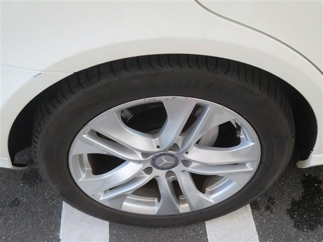 Mercedes Benz E-CLASS 2010-11 188308-7