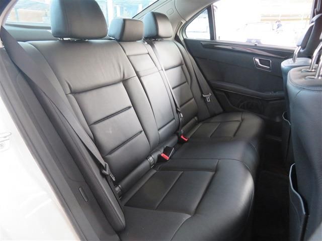 Mercedes Benz E-CLASS 2010-11 188308-10