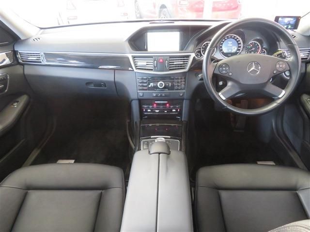 Mercedes Benz E-CLASS 2010-11 188308-12