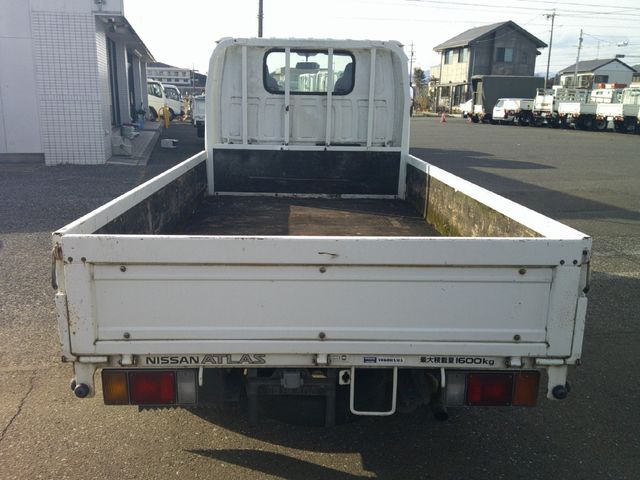 Nissan ATLAS 2003-11 1362-5
