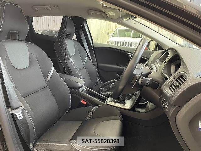 Volvo V40 2017-12 320572-8