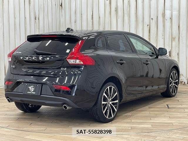 Volvo V40 2017-12 320572-15