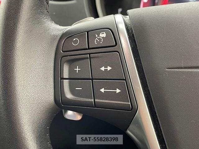 Volvo V40 2017-12 320572-4