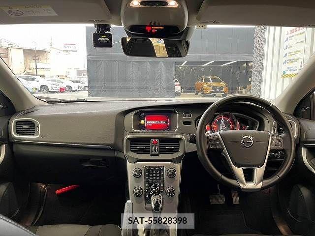 Volvo V40 2017-12 320572-1