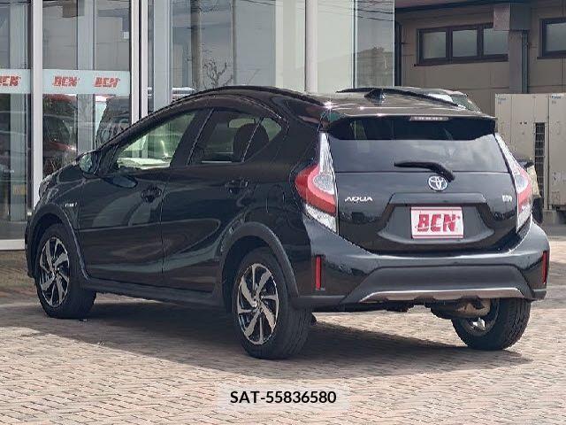 Toyota AQUA 2017-08 245271-8