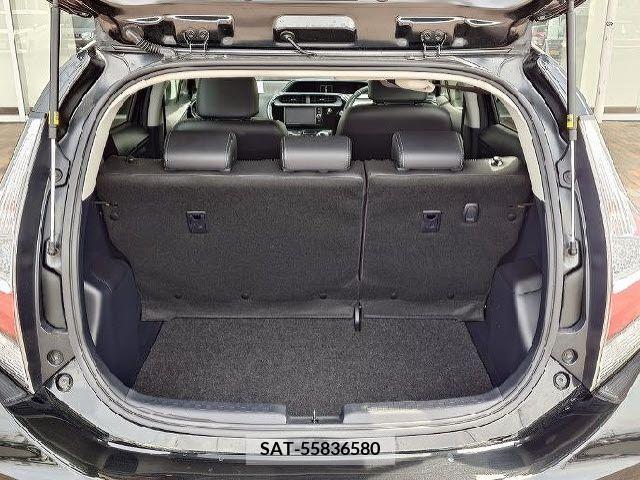 Toyota AQUA 2017-08 245271-11