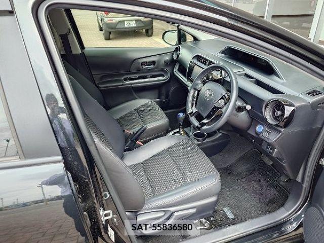 Toyota AQUA 2017-08 245271-4