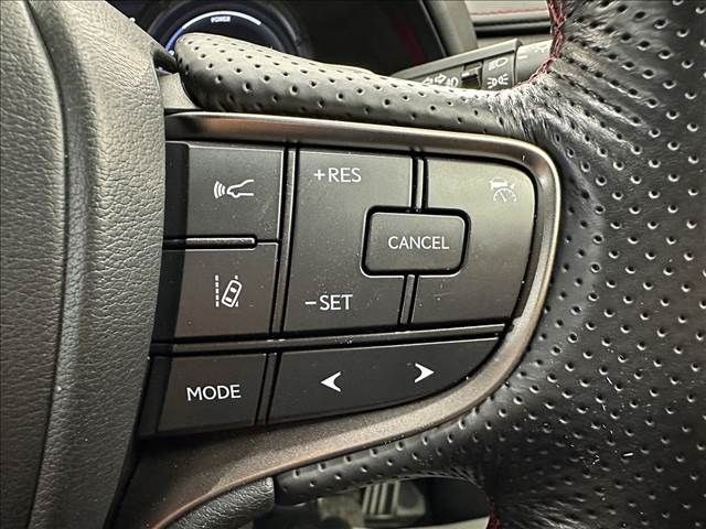 Lexus UX 2019-07 12039-5