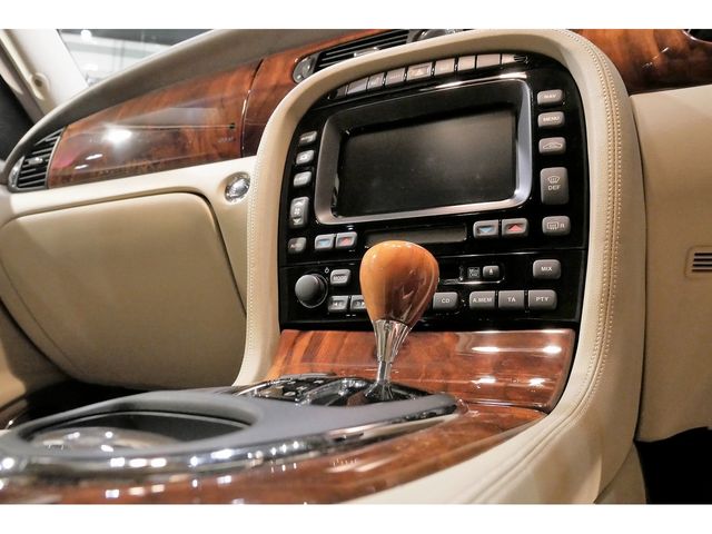Jaguar XJ SERIES 2005-11 2815-10