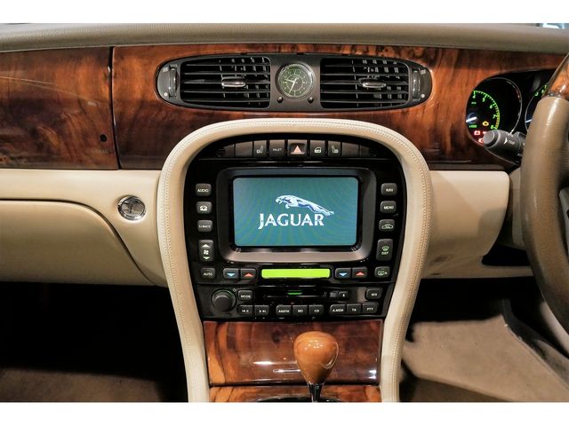 Jaguar XJ SERIES 2005-11 2815-9