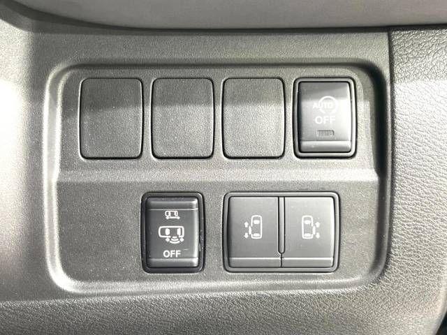 Nissan SERENA 2022-06 185448-6