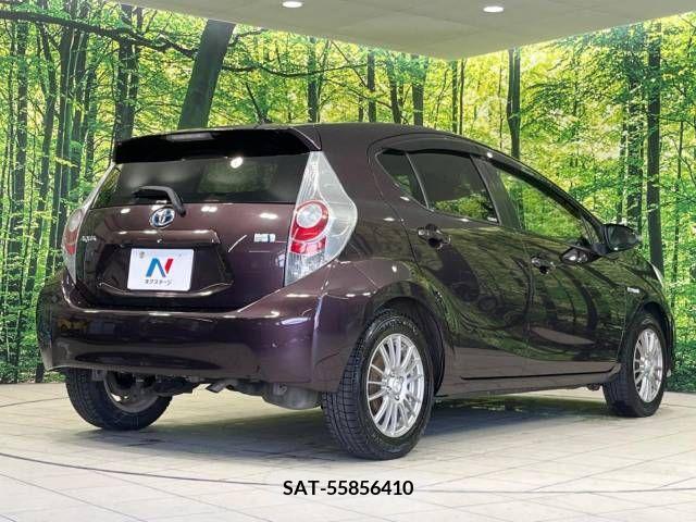 Toyota AQUA 2014-07 389304-17