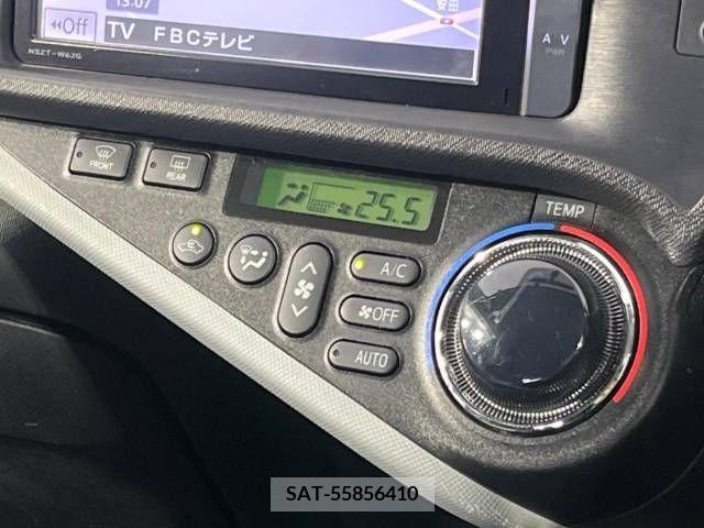 Toyota AQUA 2014-07 389304-5