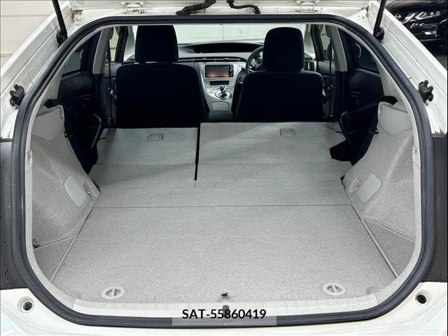 Toyota PRIUS 2012-11 322041-19