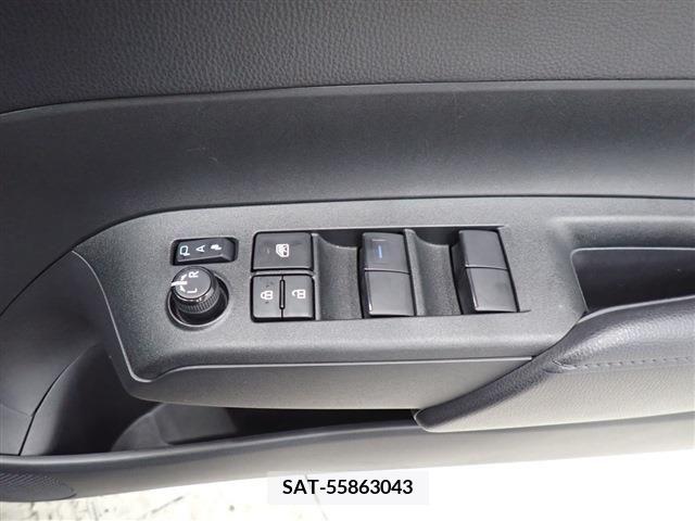 Toyota AQUA 2022-01 389259-20