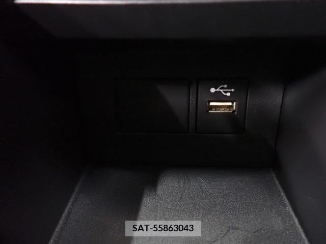 Toyota AQUA 2022-01 389259-19