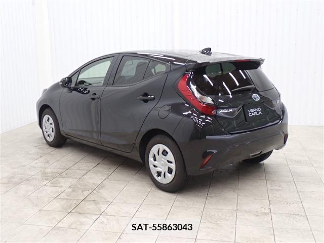 Toyota AQUA 2022-01 389259-6