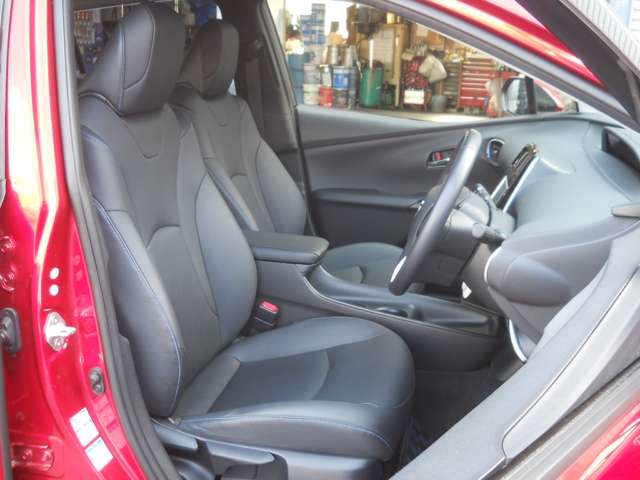 Toyota PRIUS 2017-02 3747-10