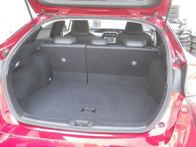 Toyota PRIUS 2017-02 3747-13