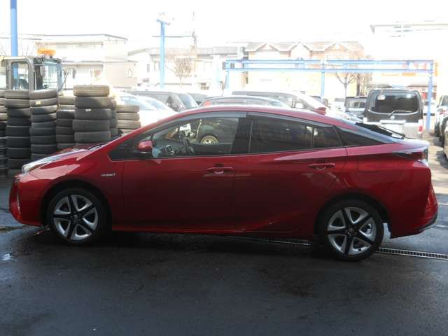 Toyota PRIUS 2017-02 3747-6