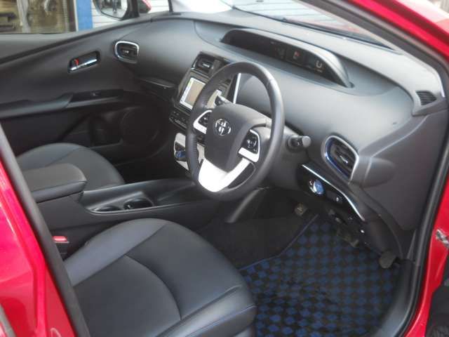 Toyota PRIUS 2017-02 3747-9